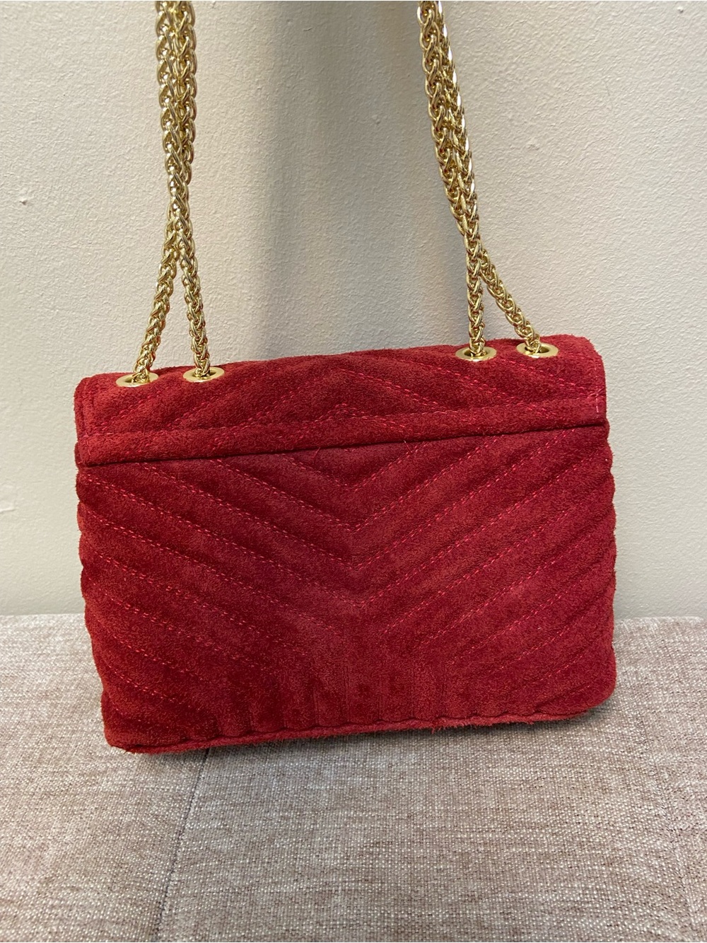 Persaman Red Suede Quilted Crossbody Bag Gold Chain Strap Chevron Flap Shoulder - Picture 5 of 11